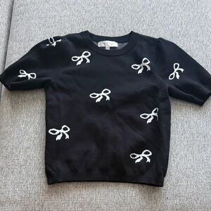 Black Short-Sleeve Sweater with White Bow Motif